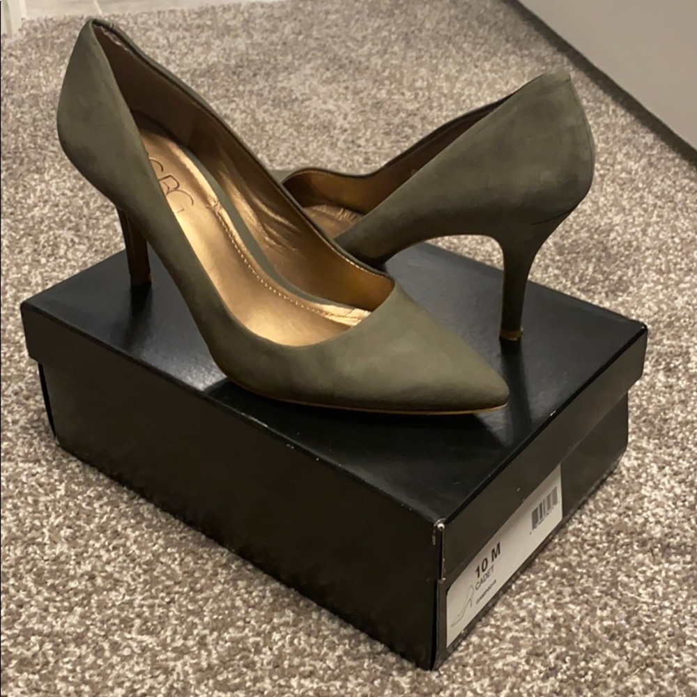 BCBG Cadet Green pumps in original box